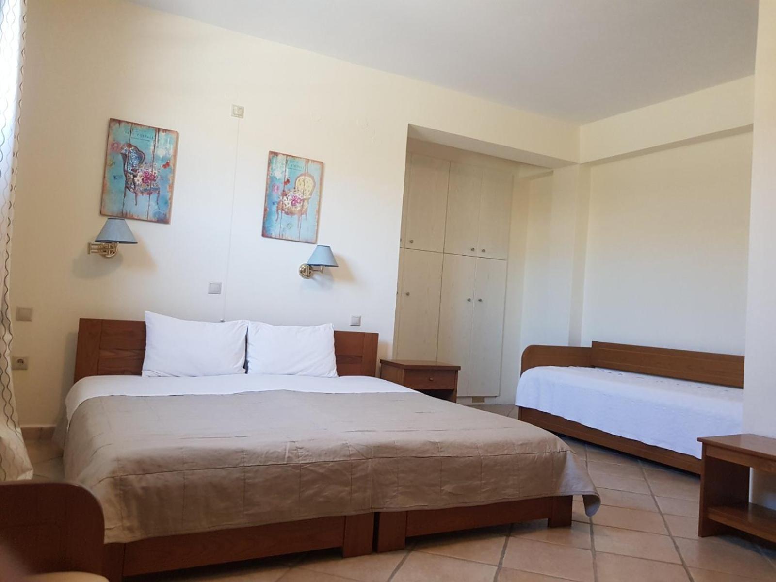 Ostria Hotel Adamantas  Zimmer foto